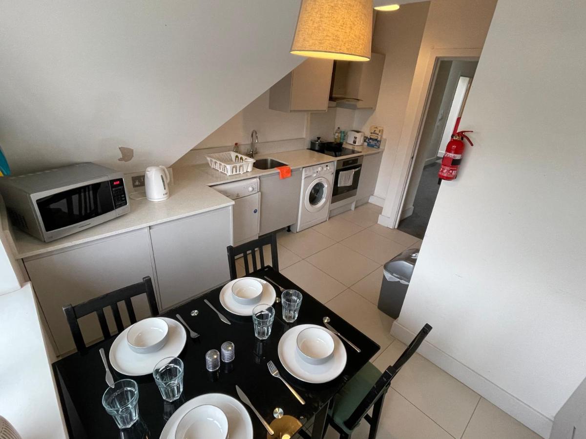 2 Bedroom 2 Bathroom Apartment 8 Including Free Parking Bromley Bagian luar foto